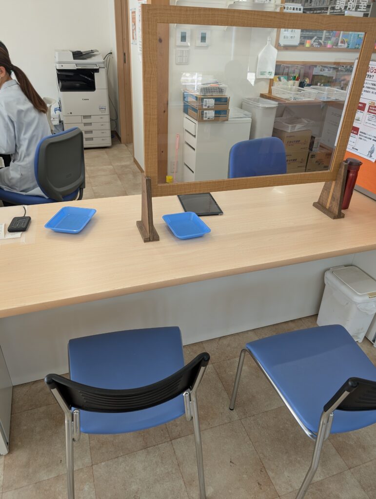 みらい薬局は着座での服薬指導です